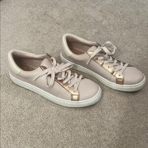 Universal Thread sneakers